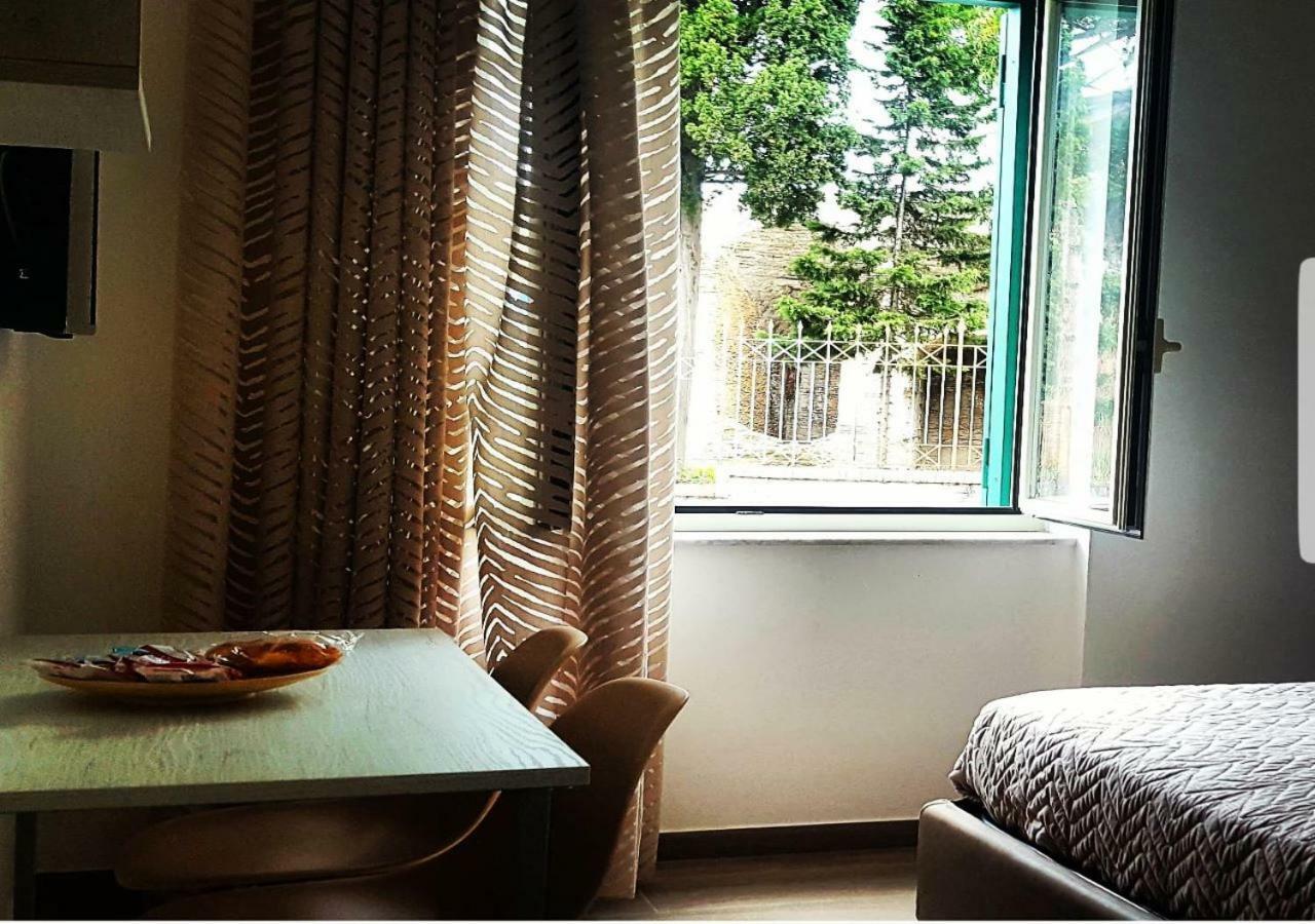 Dimora Flegrea Room & Breakfast Pozzuoli Buitenkant foto